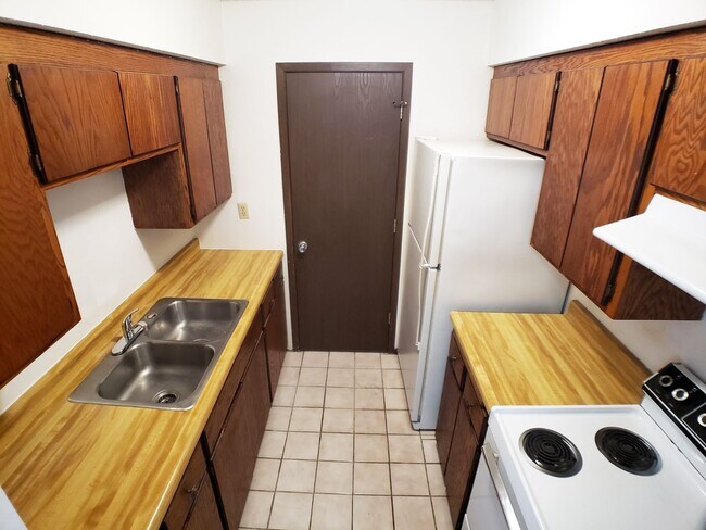 Foto del edificio - 1 Bedroom Apartment in Lonsdale Main Level