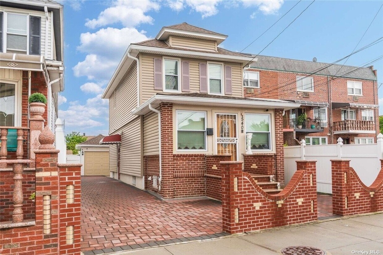 Primary Photo - 1540 Canarsie Rd