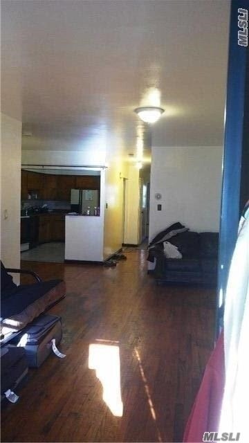Foto del edificio - 87-14 166th St