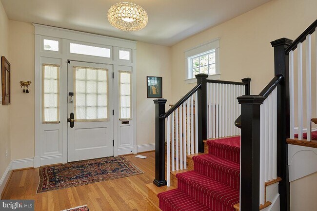 Foto del edificio - 2811 35th St NW