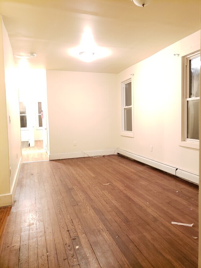Foto del edificio - 109 Woodlawn Ave