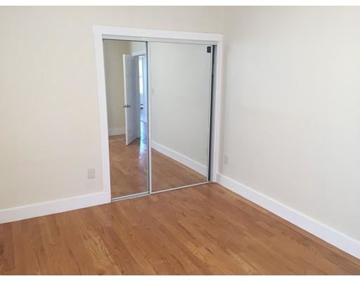 Foto del edificio - 583 E 4th St