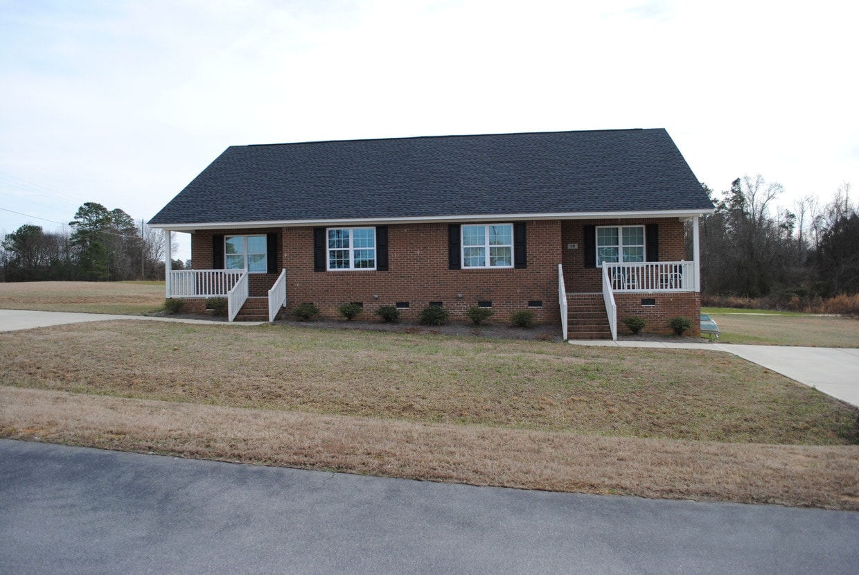 115 Glass Top Ln Unit 115 Glass Top Lane, Zebulon, NC 27597