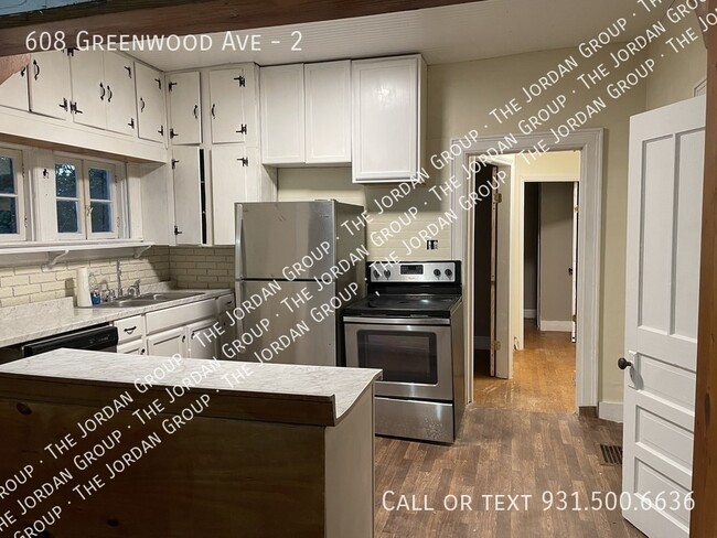 Foto del edificio - 608 Greenwood Ave
