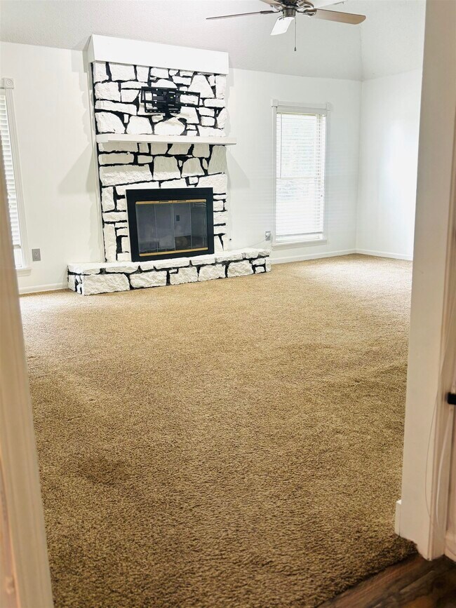 Building Photo - 8028 Bandye Ln