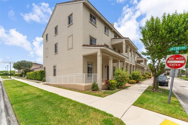 Foto del edificio - 27021 SW 140th Path