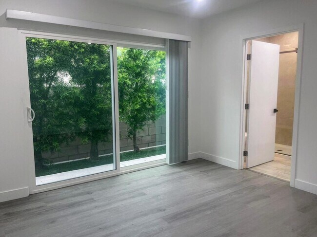 Foto del edificio - 19057 Friar St