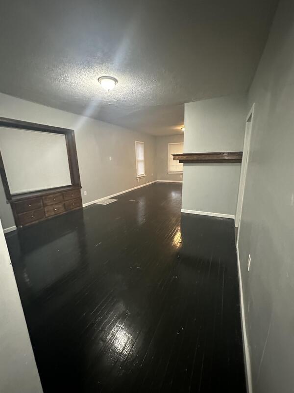 Building Photo - 4082 E 67th St