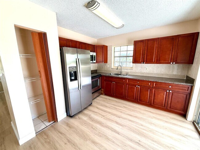 Building Photo - 20751 NW 30th Ct