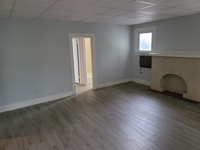 Building Photo - 3421 5th Ave