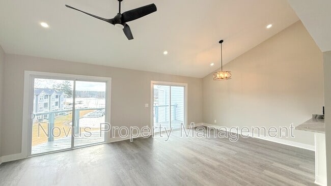 Building Photo - 295 Clearview Ct