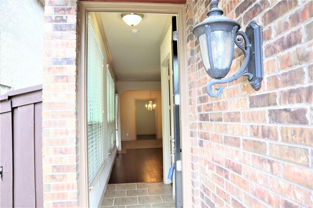 Building Photo - 2467 Embleton Dr