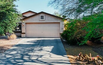 Building Photo - 10180 E Desert Paradise Pl