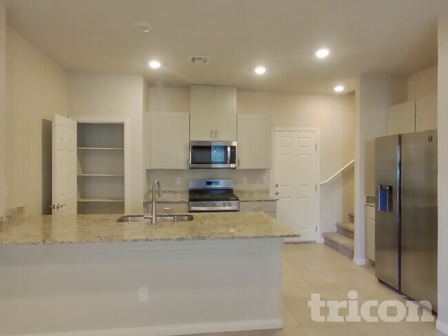 Building Photo - 7237 Halo Falls St