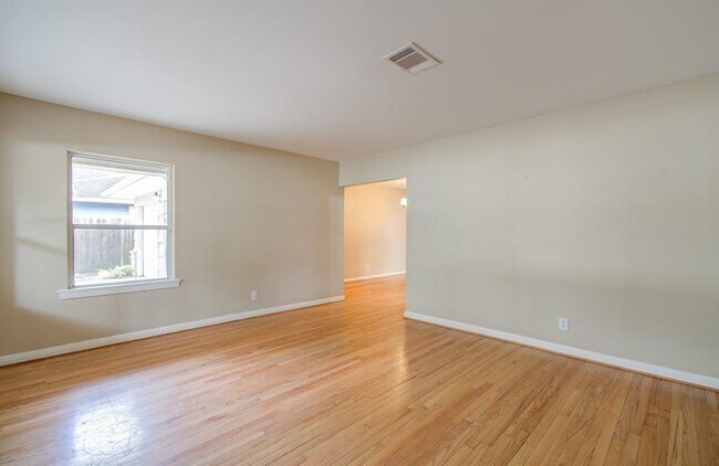 Foto del edificio - 5610 Evergreen St