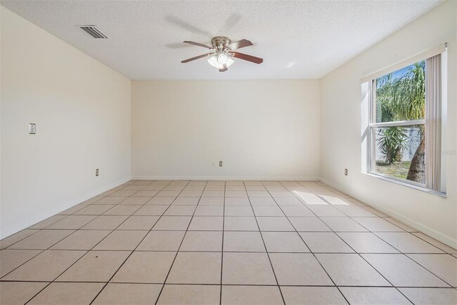 Foto del edificio - 2118 Ashley Lakes Dr
