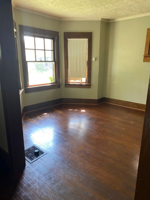 Building Photo - 127 Iroquois Ave