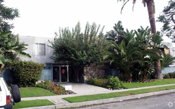 Foto del edificio - 10725 Acama St