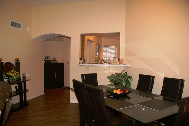 Dinning area - 7220 Westpointe Blvd