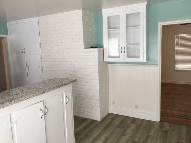 Kitchen - 1421 N Cherry St