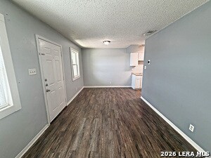Foto del edificio - 305 Haeckerville Rd