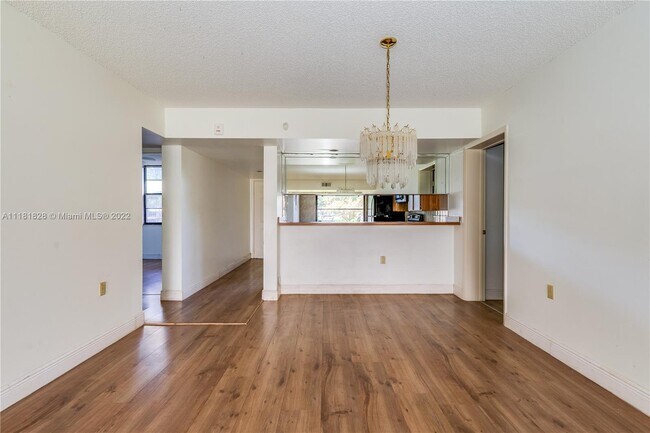 Building Photo - 1514 Whitehall Dr