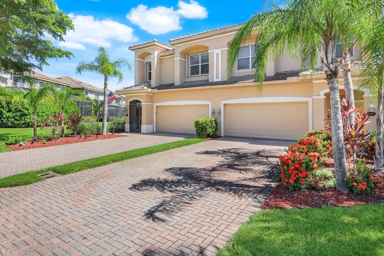 Primary Photo - "Spacious 3-Bedroom Condo Retreat in Ester...