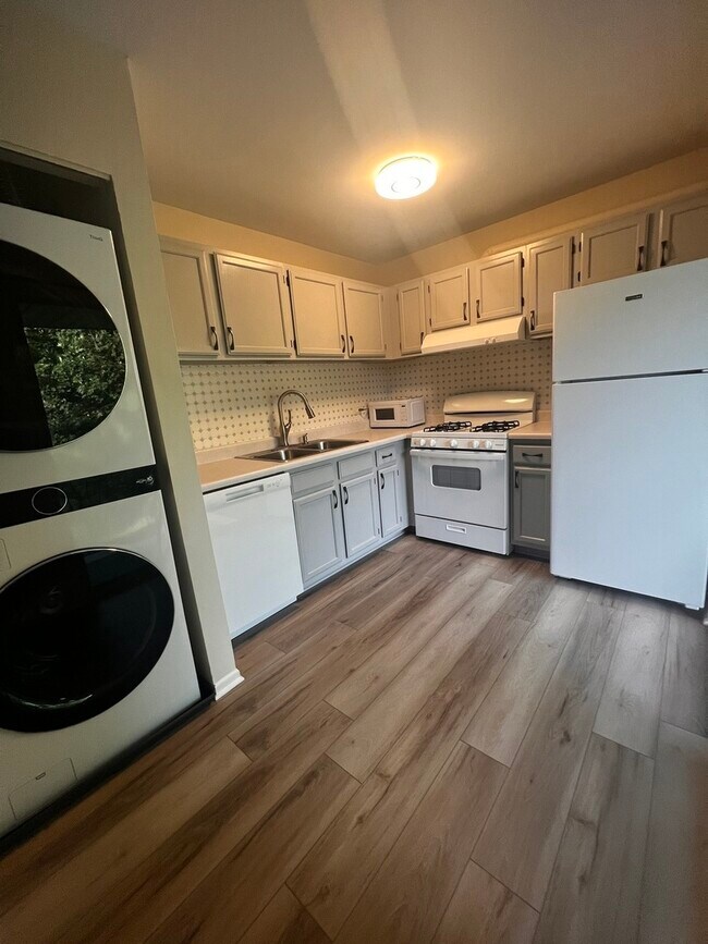 Foto del edificio - 557 E Shag Bark Ln