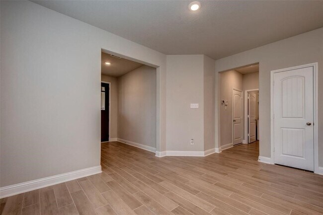 Foto del edificio - 4 Centennial Ridge Pl