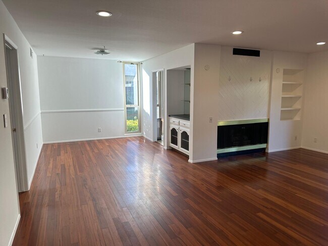 Foto del edificio - 31515 Lindero Canyon Rd