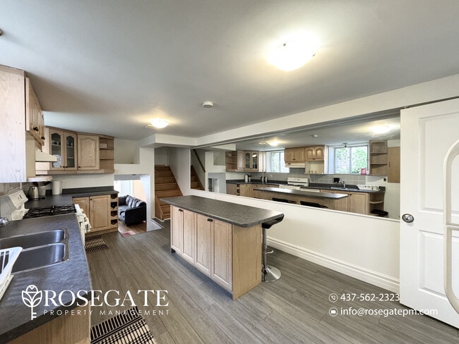 Building Photo - Spacious Open-Concept Studio Basement Apartment with Outdoor Space – Mississauga