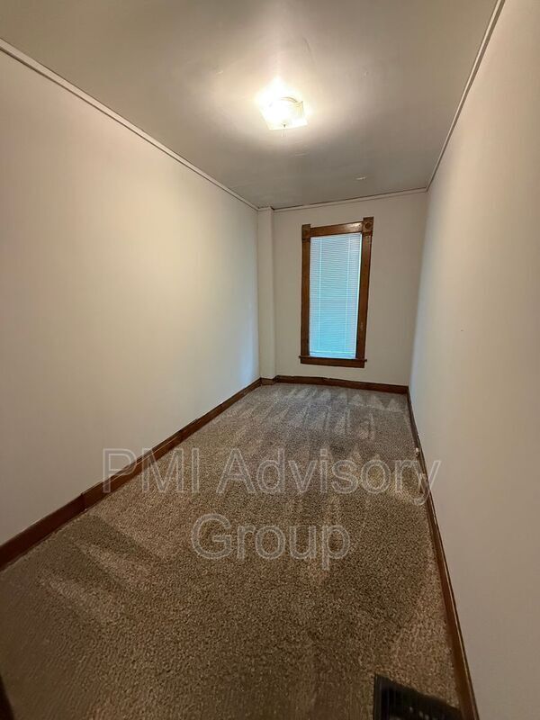 Foto del edificio - 105 SW Buchanan St
