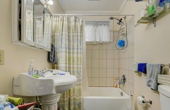 Building Photo - 851 Scott St