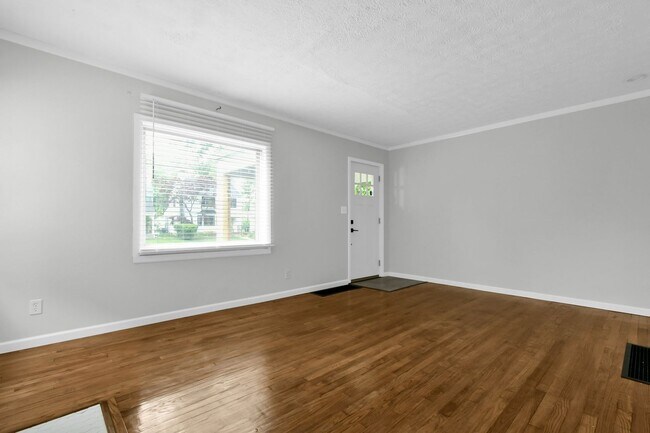 Foto del edificio - ? Renovated 3-Bedroom Home – Modern Comfor...