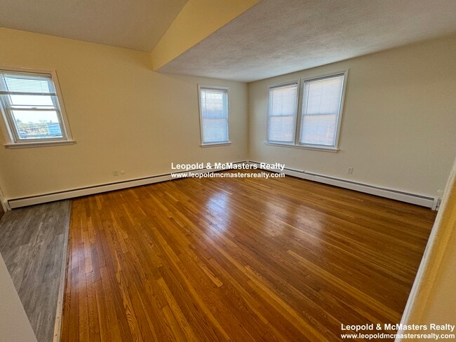 Building Photo - 168 North Beacon St