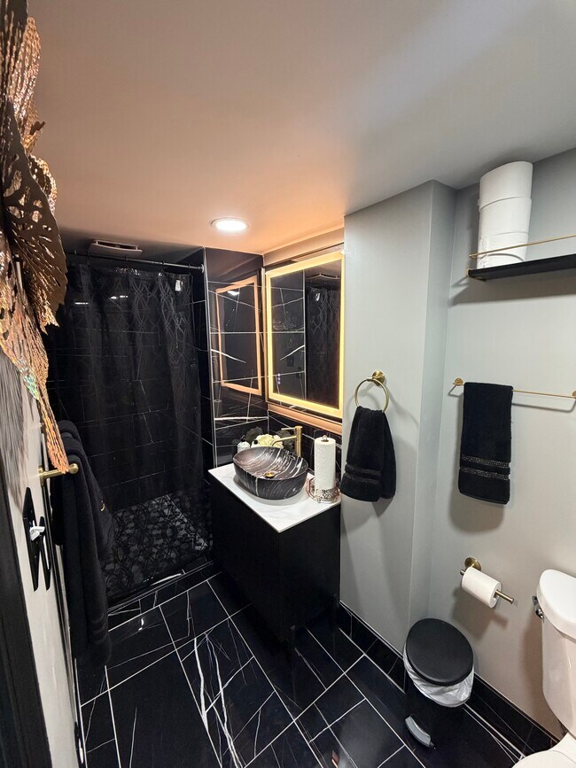 Foto del edificio - 214 W 39th St
