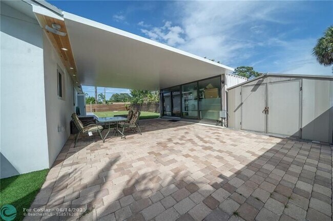 Foto del edificio - 15276 Harrison Rd