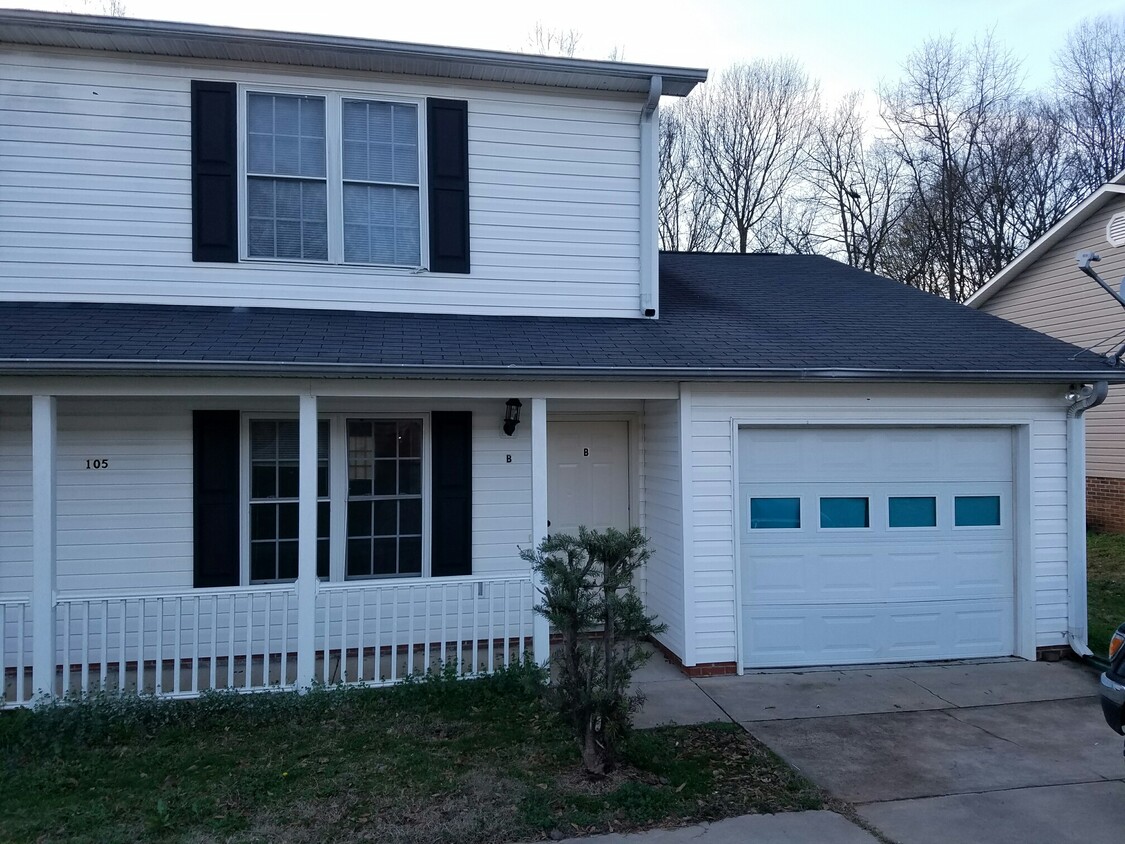 Primary Photo - 105 Heatherbrook Ct