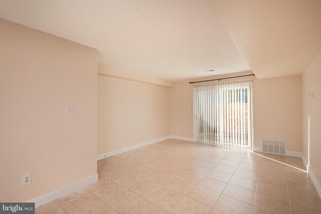 Building Photo - 11135 Rock Garden Dr