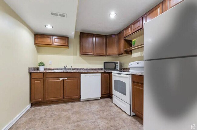 Photo - 6986 Jordan Cl Cir House