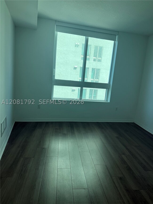 Foto del edificio - 1900 N Bayshore Dr