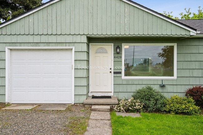 Building Photo - 4419 NE 116th Ave