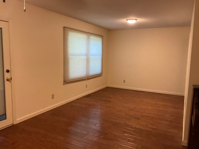 Building Photo - 2209 Grange Cir