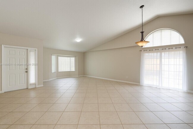 Foto del edificio - 14478 SW 139th Ave Cir W