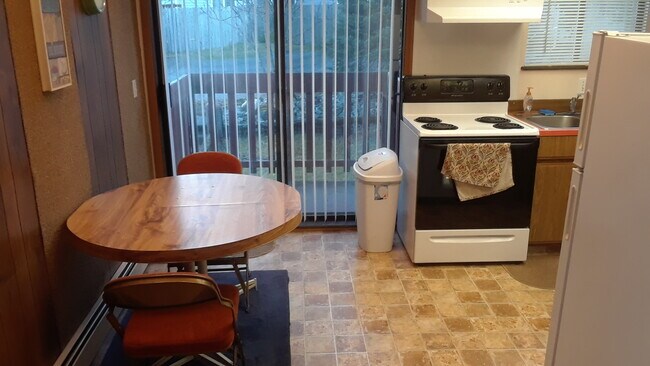 Building Photo - 1524 Mission Rd