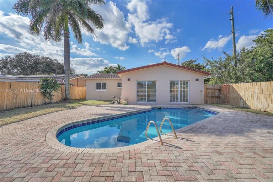 Foto principal - 3 bedroom in Hollywood FL 33021