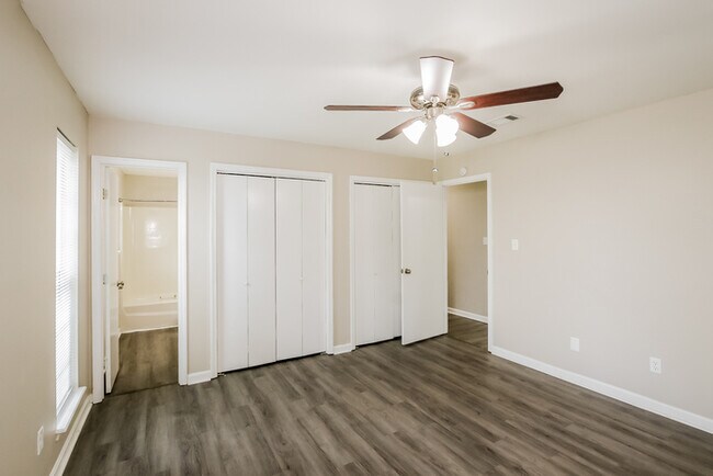 Foto del edificio - 3513 Hilltop Dr