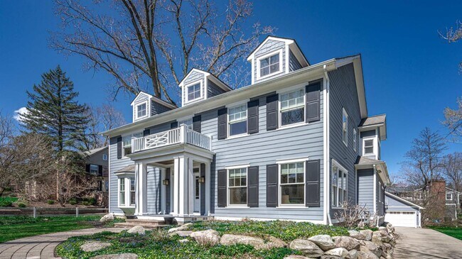 Building Photo - 2125 Devonshire Rd