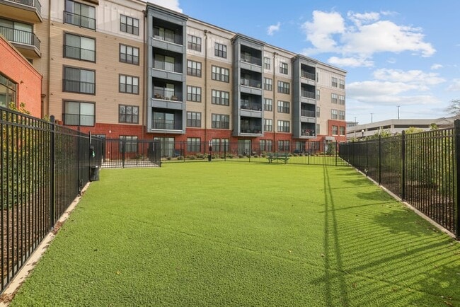Building Photo - Eclipse Residences