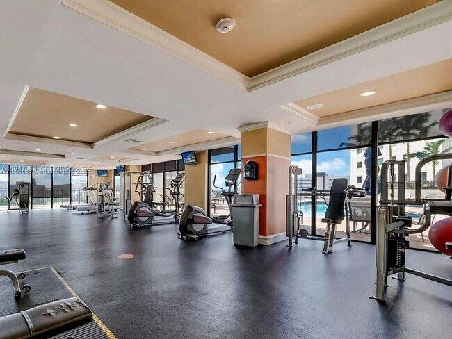 Foto del edificio - 888 Douglas Rd